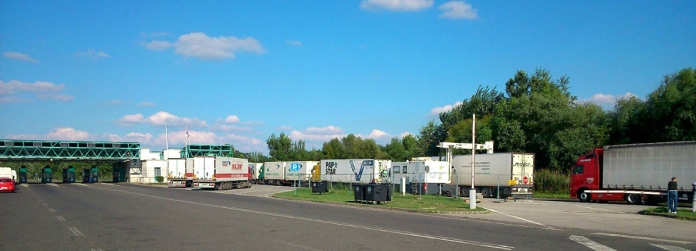 Uhapšen švercer ženskog donjeg veša!