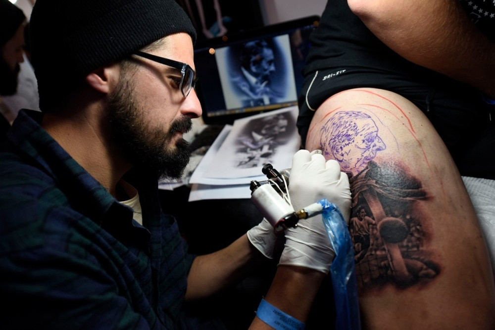 Istetovirao 203 lika iz “Simpsonovih” (FOTO)