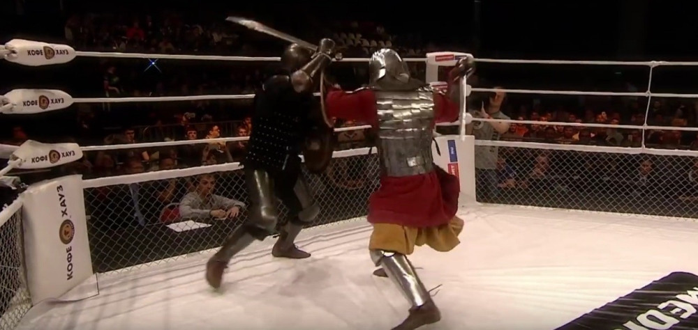 Zaboravite MMA, stigle su borbe mačevima! (VIDEO)