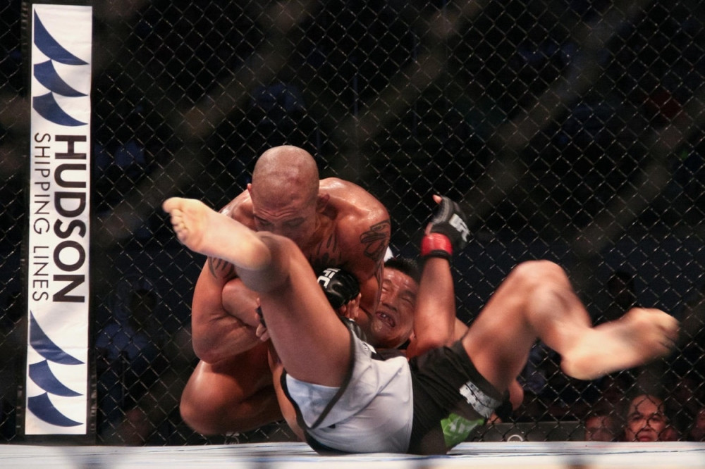 Pobedio pa se zahvalio ženi i devojci