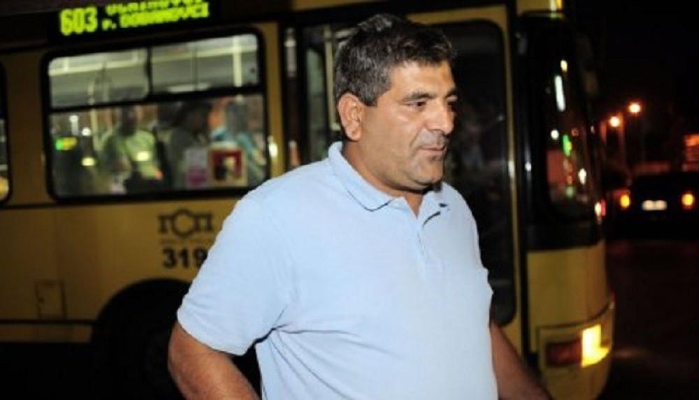 Dete je bilo u šortsu i pocepanim patofnicama