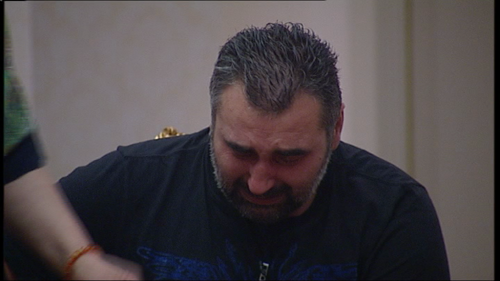 Miki Đuričić očajan, KUKA i VRIŠTI: "Treba mi novac za dete, molim vas oprostite mi..."