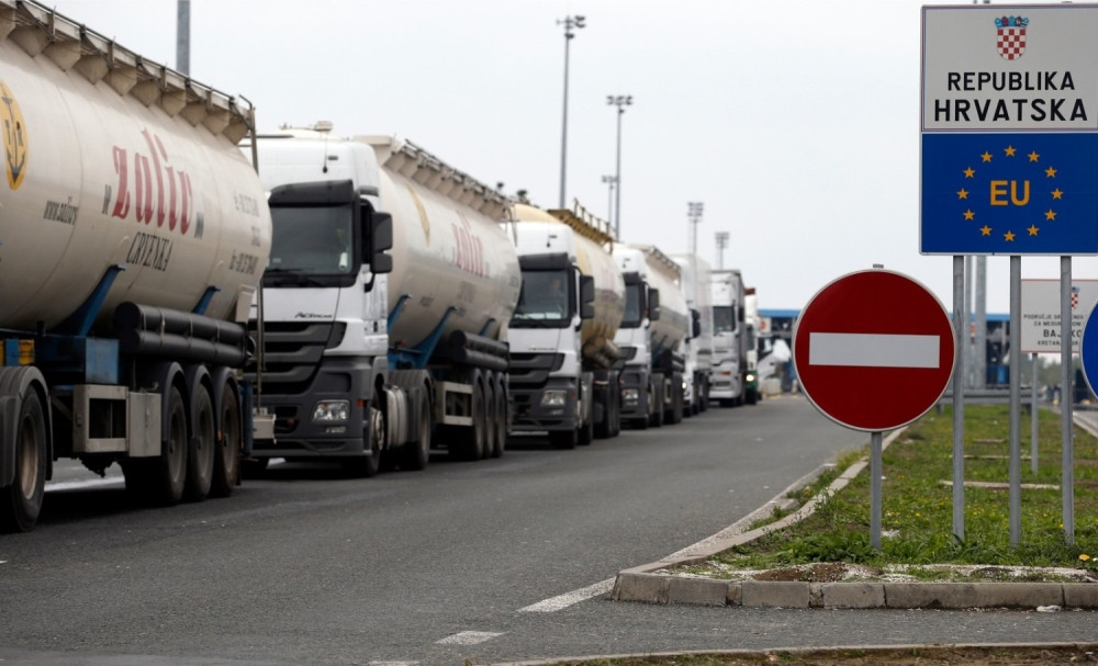 Opet kolone kamiona na Batrovcima