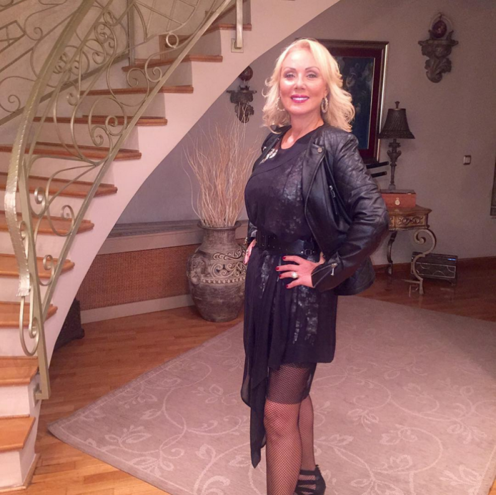 Ovako je Brena okitila kuću za praznike! (FOTO)