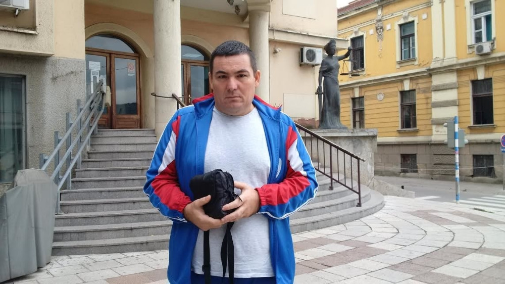 Štrajkuje da mu puste zeta iz pritvora!