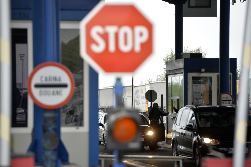 Evo koliko NOVCA možete da ponesete na LETOVANJE i šta morate da prijavite CARINIKU