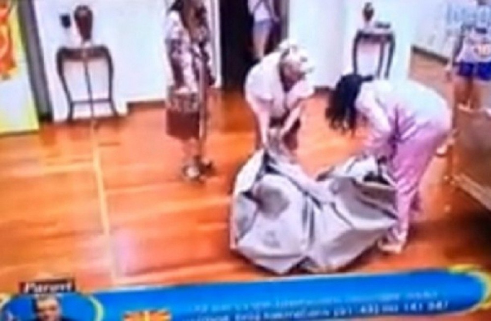 Saška i Vesna maltretirale Zmaja! (VIDEO)