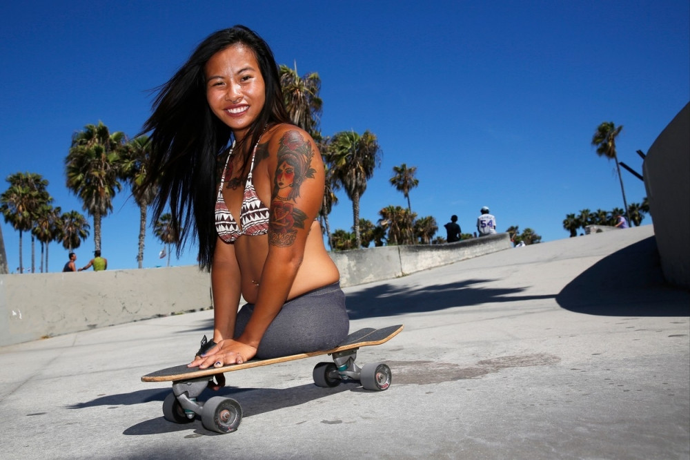 Uspešna skejterka rođena bez nogu!