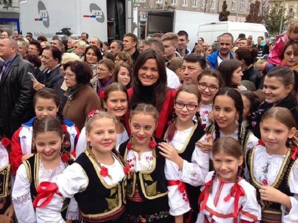 Milica pokazala folklorno umeće u "Šarenici"!