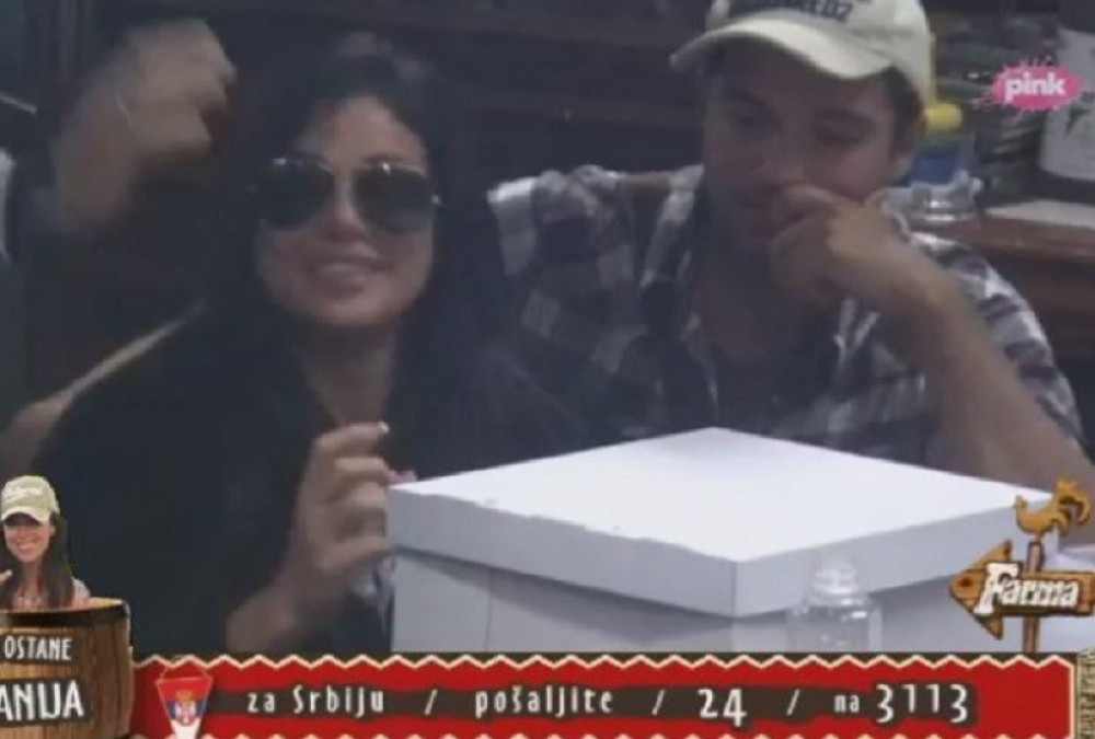 Tamara dobila tortu od dečka!