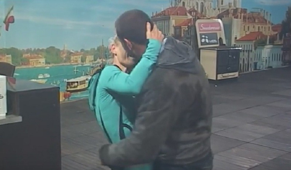 Snimak Slađinog i Uroševog poljupca! (VIDEO)