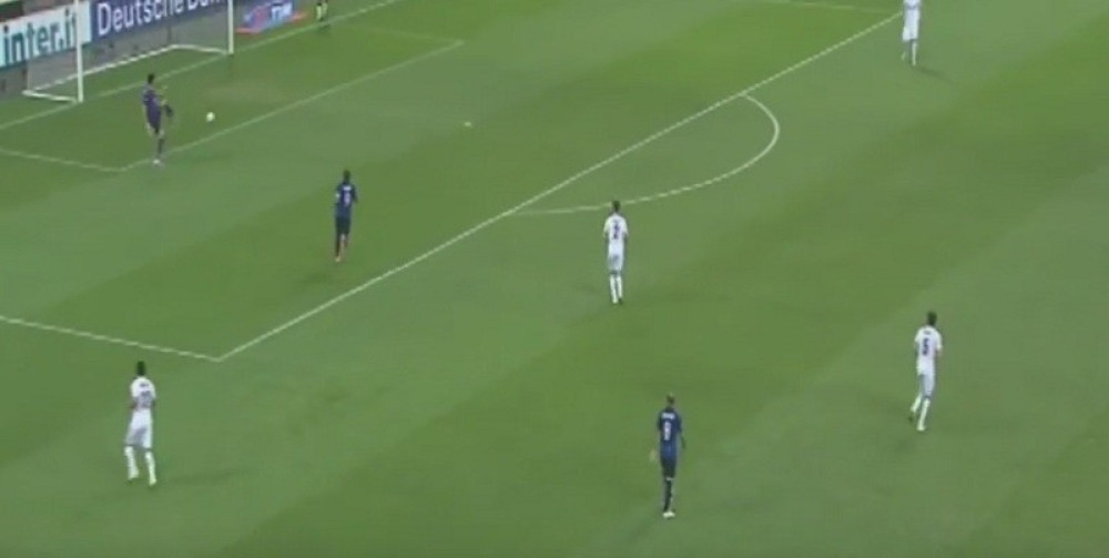 Šta bi bilo da je ušla u mrežu?! (VIDEO)