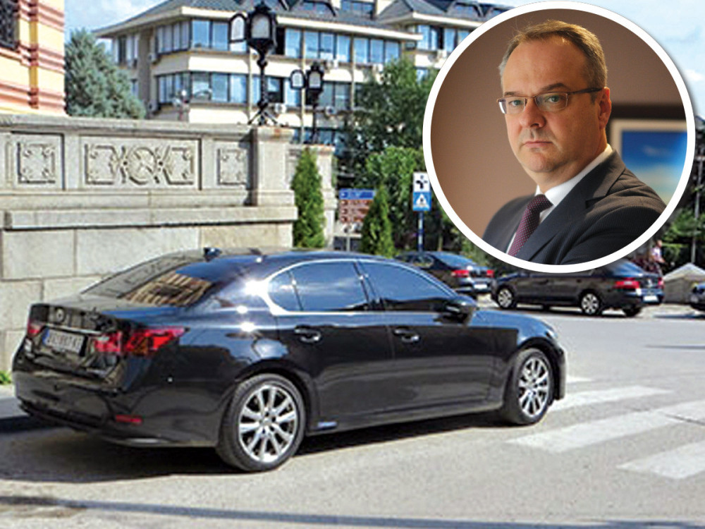 Bahati ministar parkira na pešačkom!