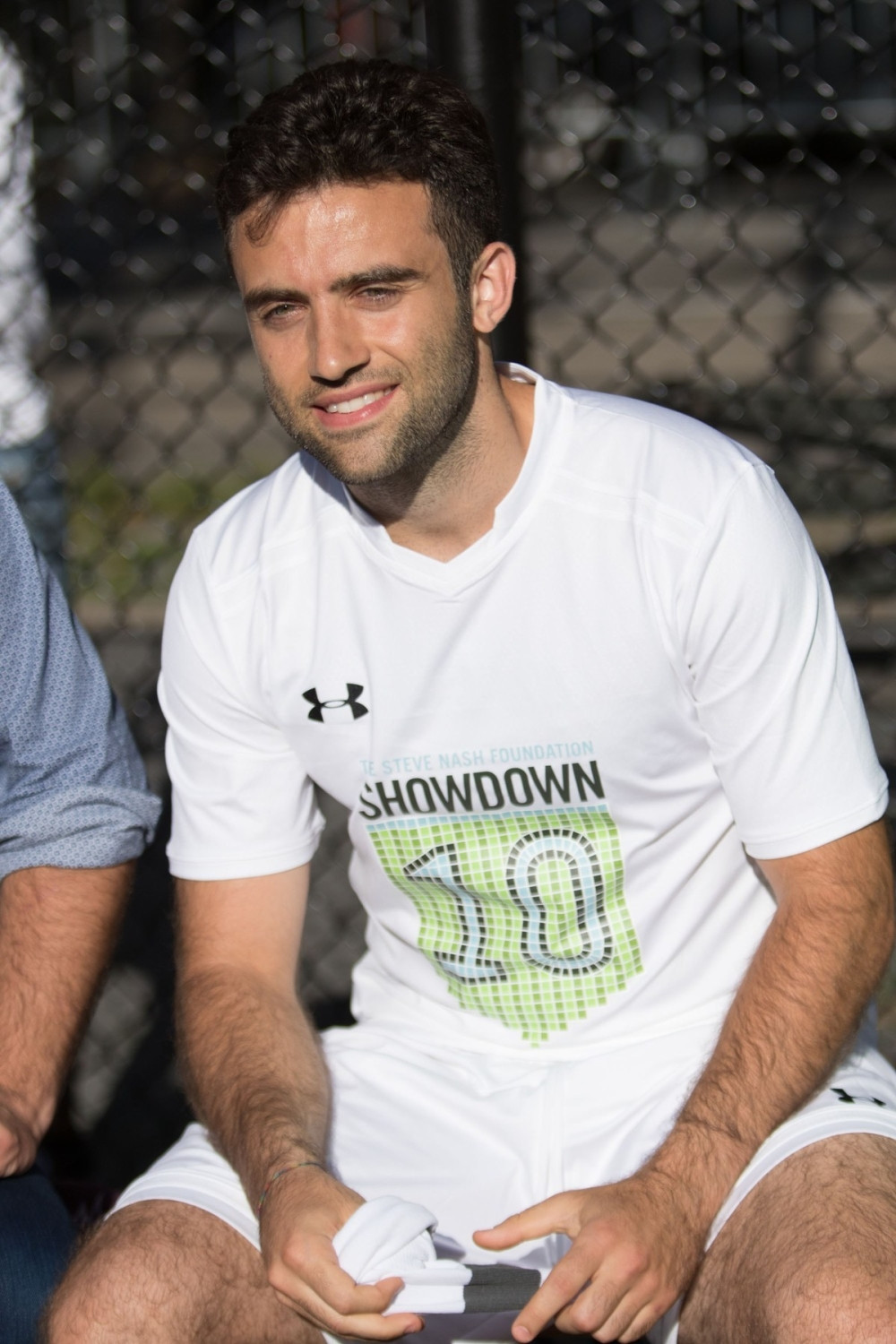 Rosi pristao da igra za manje novca