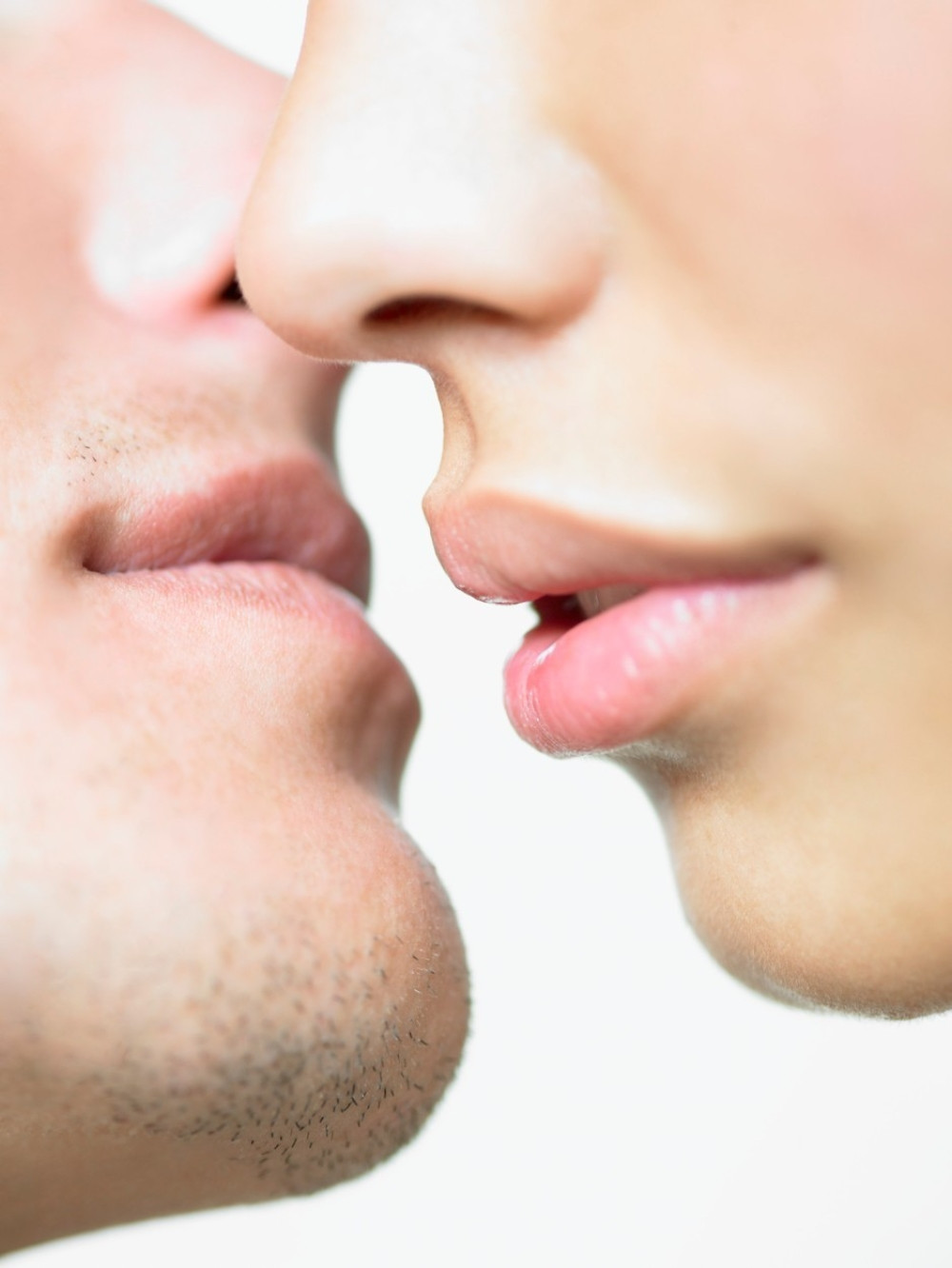 Terao studentkinje da ga ljube kako bi im prijavio ispite!