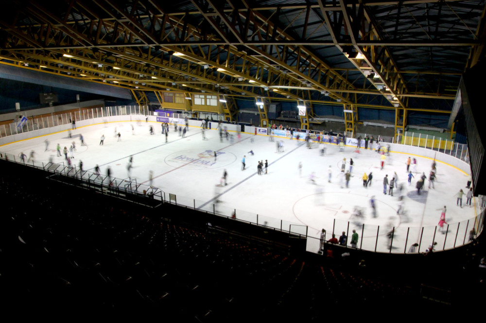 U petak besplatno klizanje u ,,Pioniru"