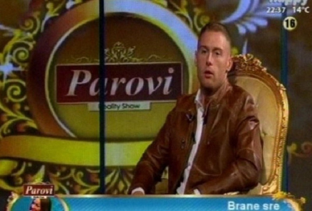 Nune otkrio da ga je Maca ispipala u kupatilu