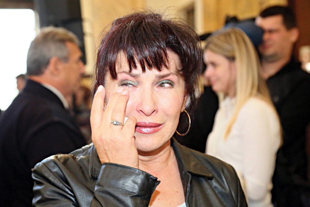 Milena Plavšić SAHRANILA MUŽA! Pevačica se emotivnim rečima oprostila od supruga! (FOTO)