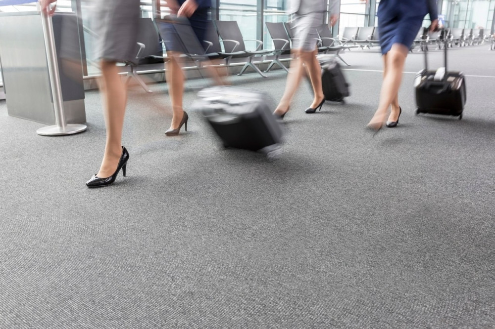 Stjuardesa zaradila milionče spavajući s putnicima