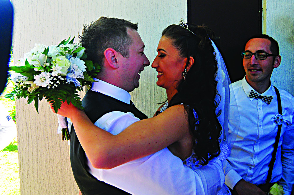 Miodrag uspeo da iz Osijeka dođe po Sanelu!