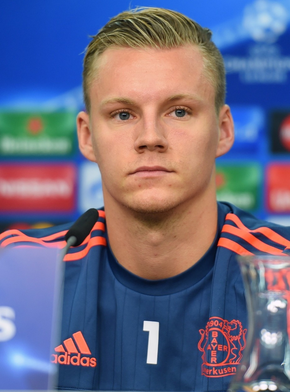 Neverovatan autogol golmana Leverkuzena! (VIDEO)