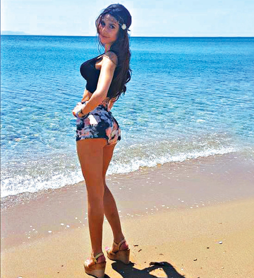 Starleta umalo da oslepi policajce!