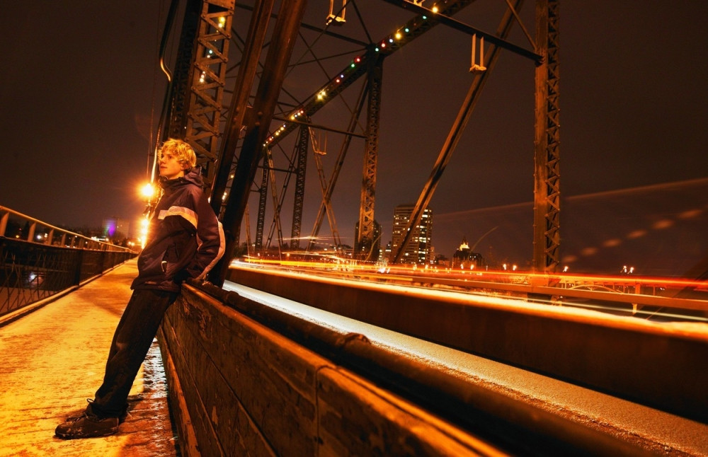 Srušio se most, ima zarobljenih ljudi (VIDEO)