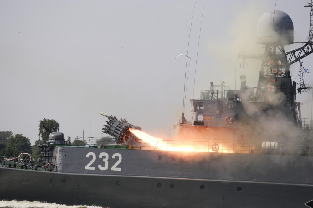 Neviđen skandal trese pomorsku flotu! Kod sedmoro mornara pronađen kokain! (VIDEO)