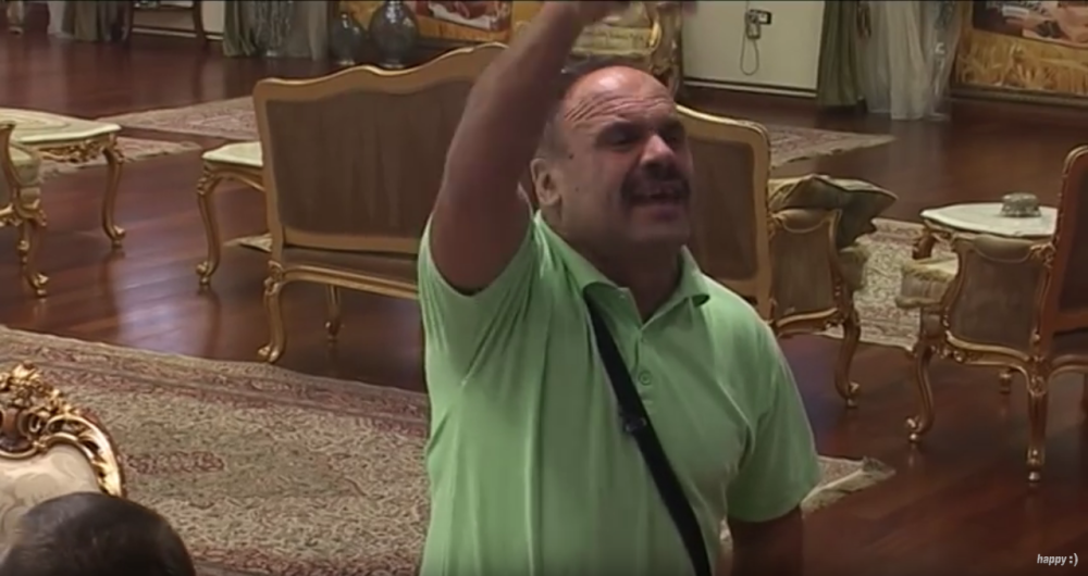 Zmaja obezbeđenje izbacilo iz vile! (VIDEO)