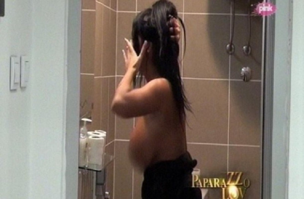 Pogledajte gole grudi silikonske kraljice (FOTO)