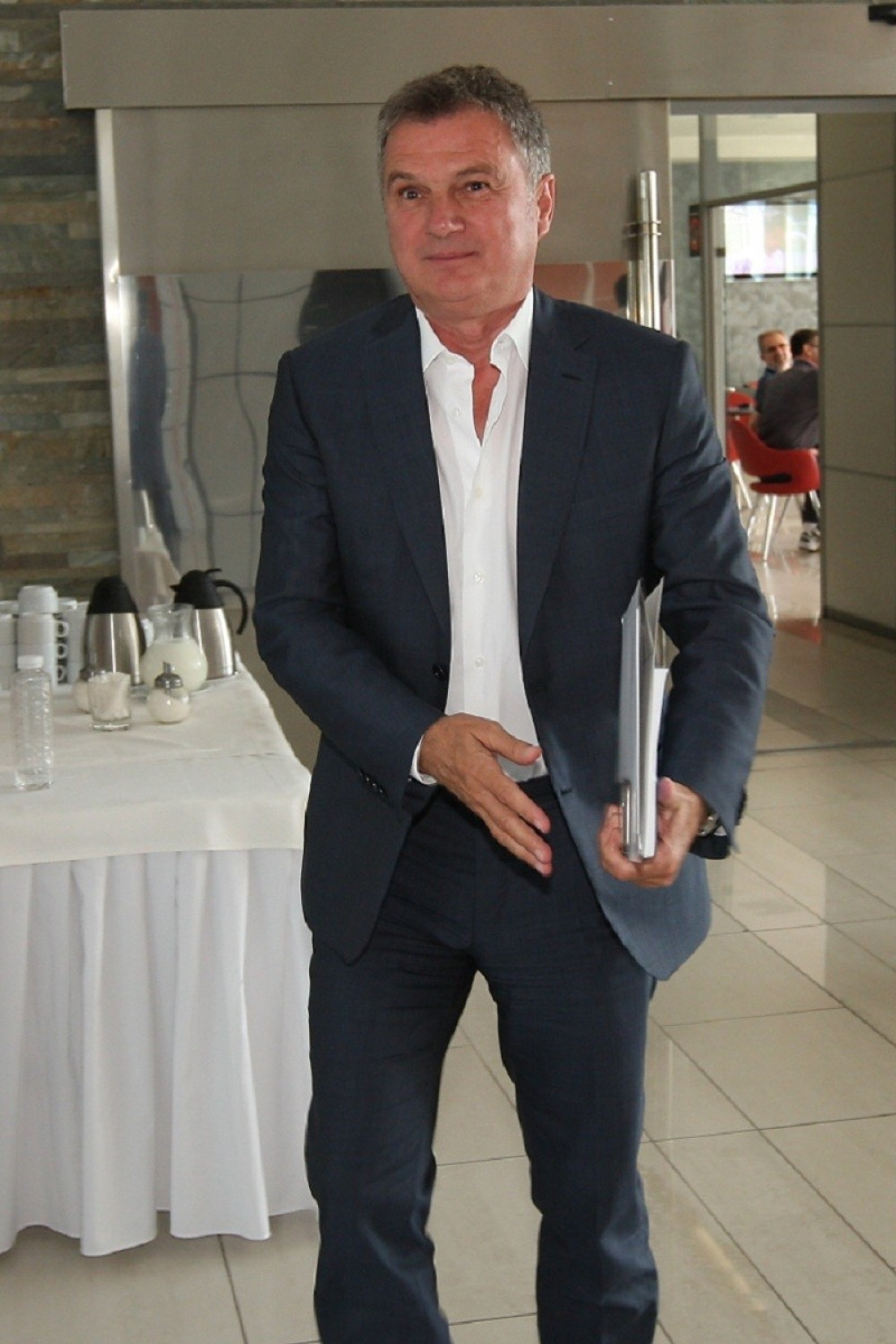 Krle, pokažite šta umete!