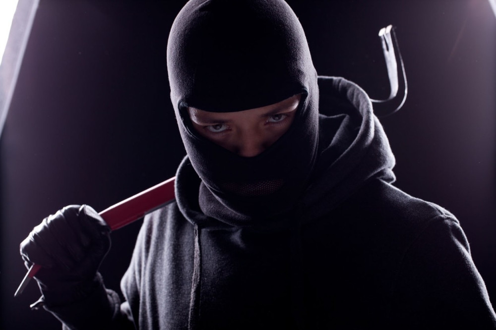 Šipkom razbio glavu učeniku nasred časa