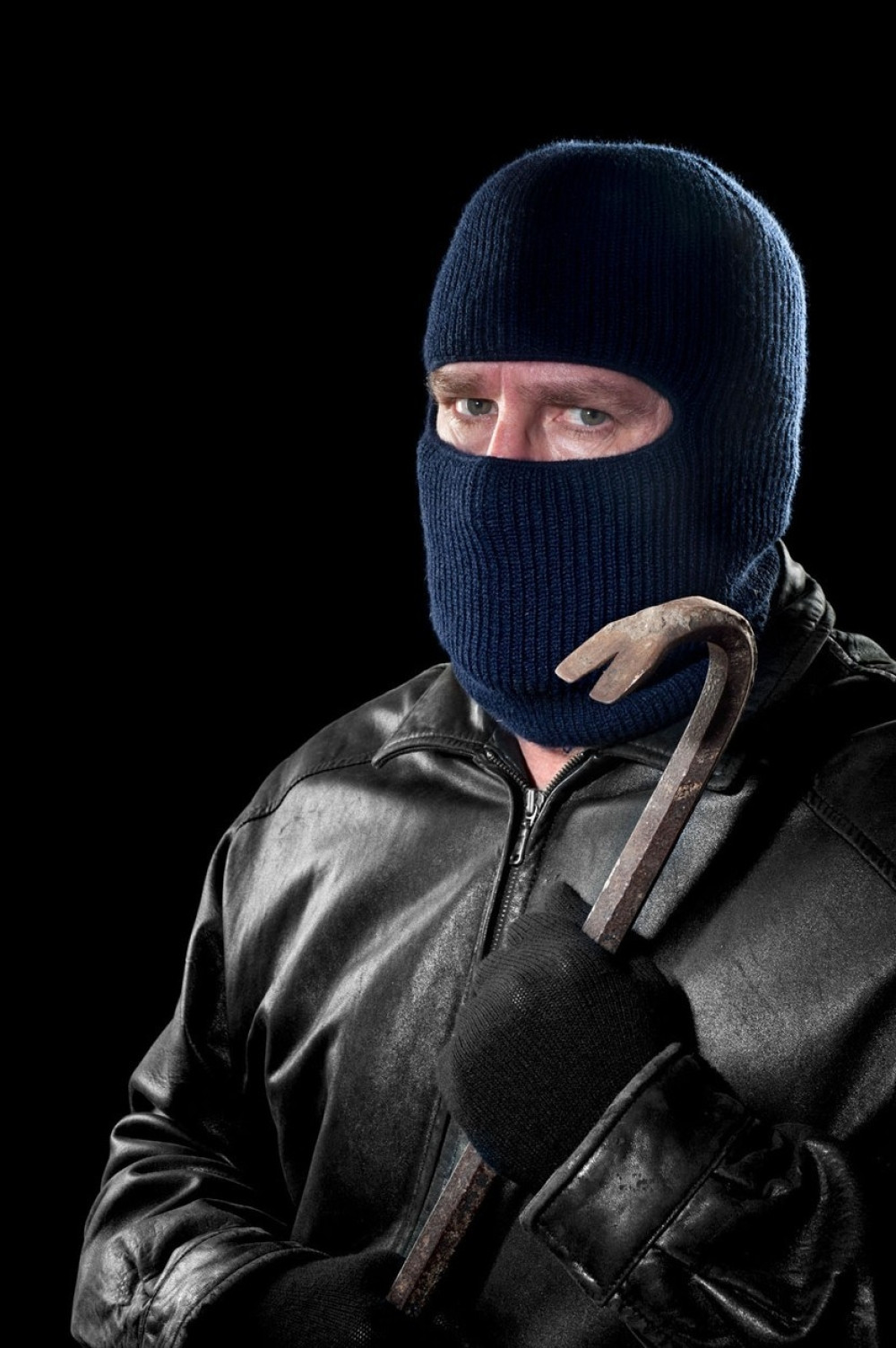 Komšiju i njegovu ženu pretukli metalnom šipkom