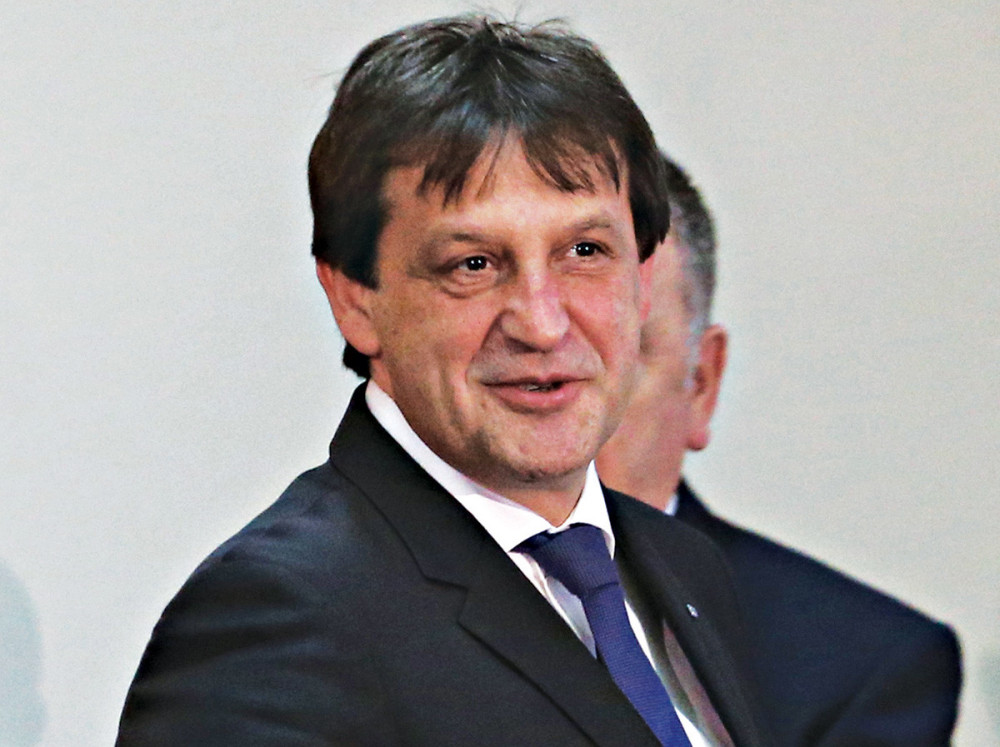 Gašić uručio ključeve kuće Dogandžićima