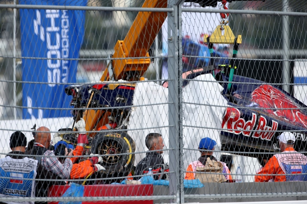 Težak udes Sainsa, u svesnom stanju prebačen u bolnicu