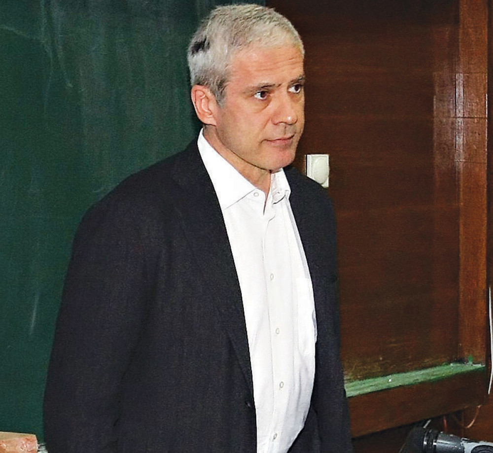 Vlast treba da zahvali Kostiću!