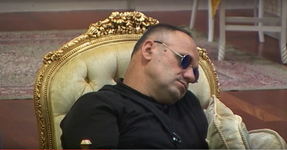 Zmaj zaspao usred suđenja! (VIDEO)