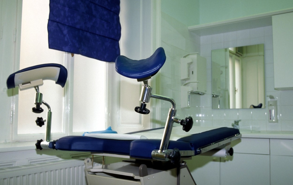 U Srbiji godišnje abortira 1.000 devojčica!