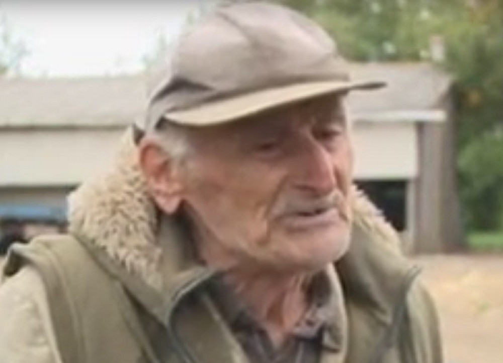 Evo kako deda Steva u devetoj deceniji obrađuje 60 jutara zemlje! (VIDEO)