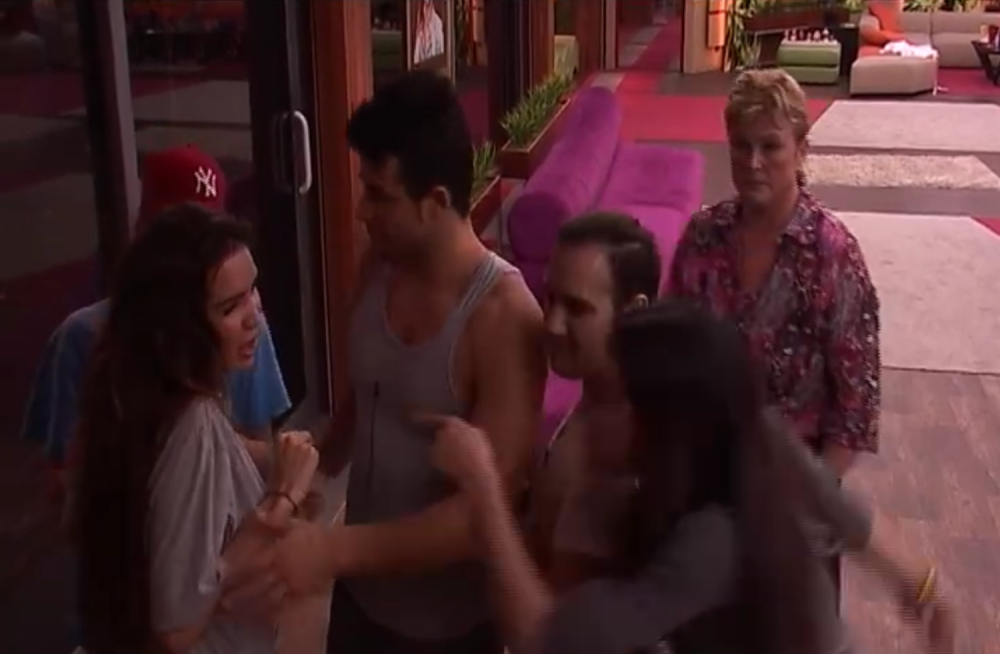 Stefani skočila na Barbaru, Ervin ih razdvajao! (VIDEO)