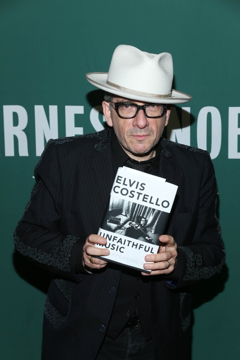 Kostelo predstavio svoje memoare