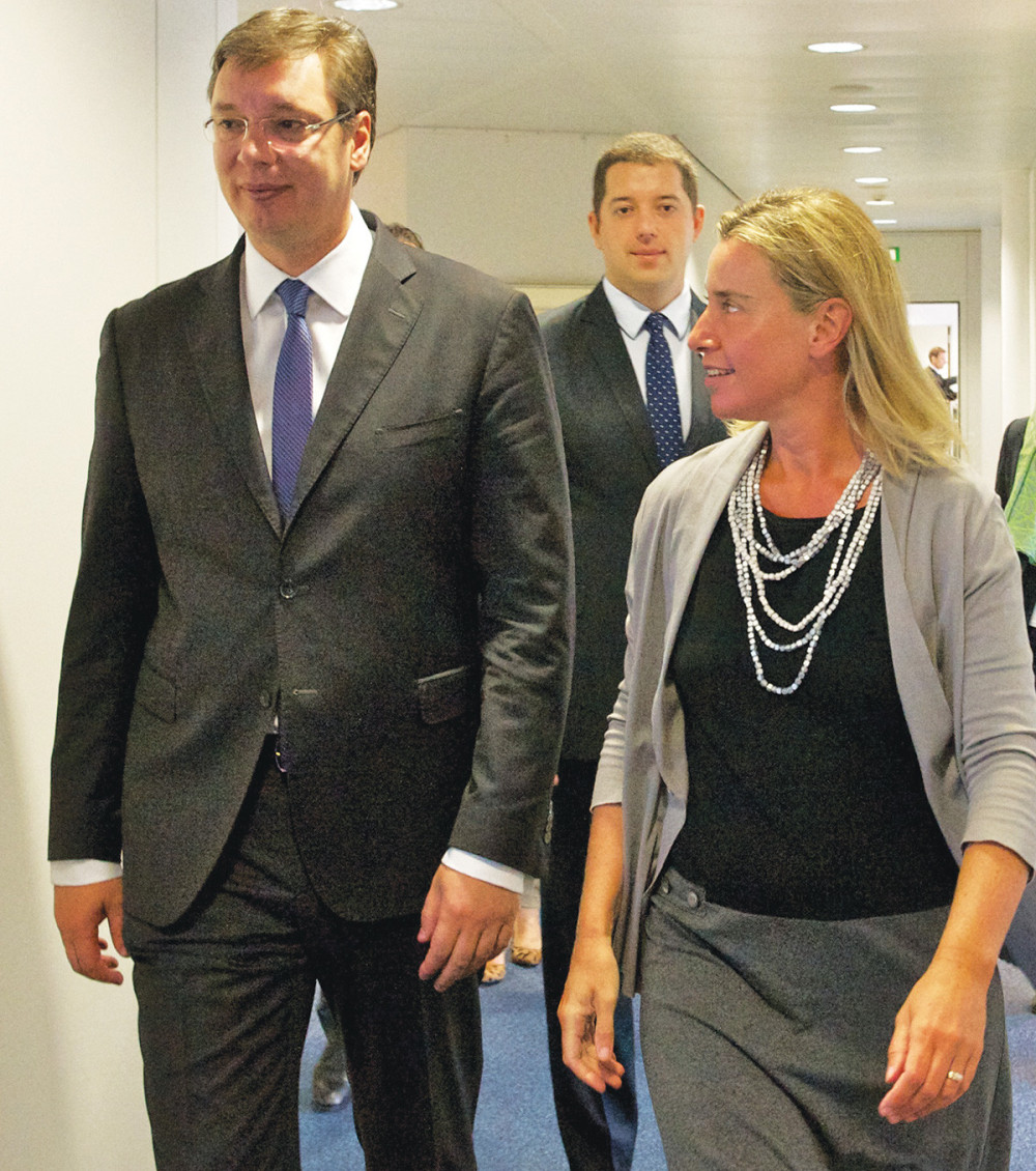 Vučić ne odustaje ni od Kosova ni od EU!