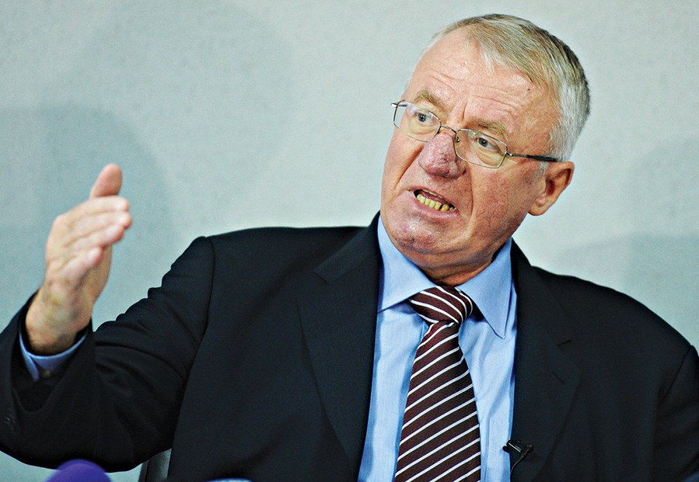 Šešelj sad brutalno napao i Zoranu!