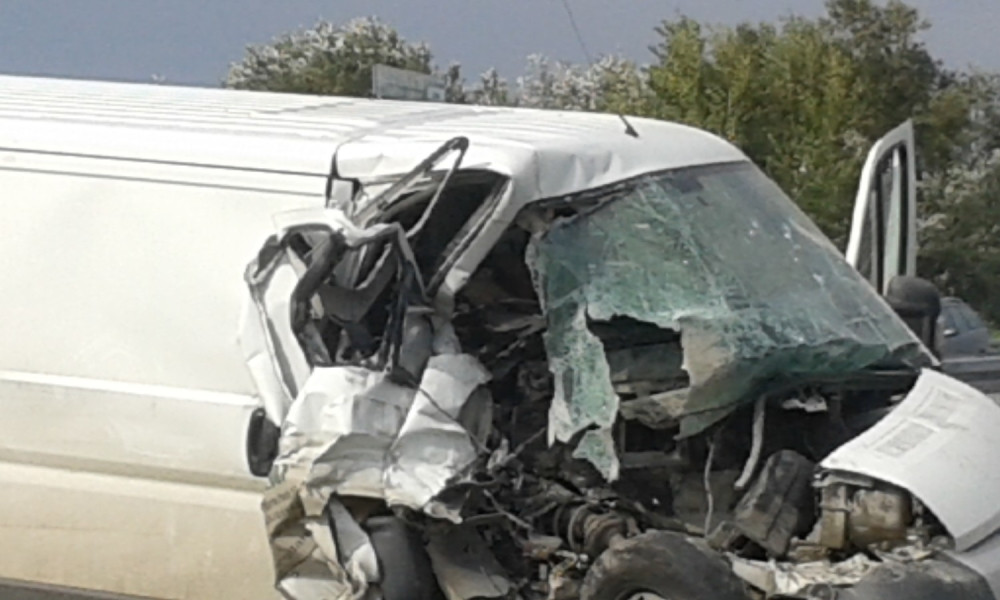 Automobil uleteo među radnike, jedan mrtav (FOTO)