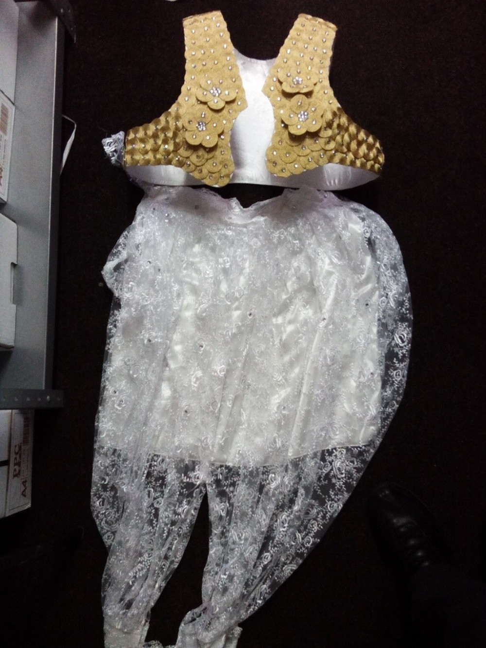 Zaplenjena 24 kompleta albanskih nošnji!