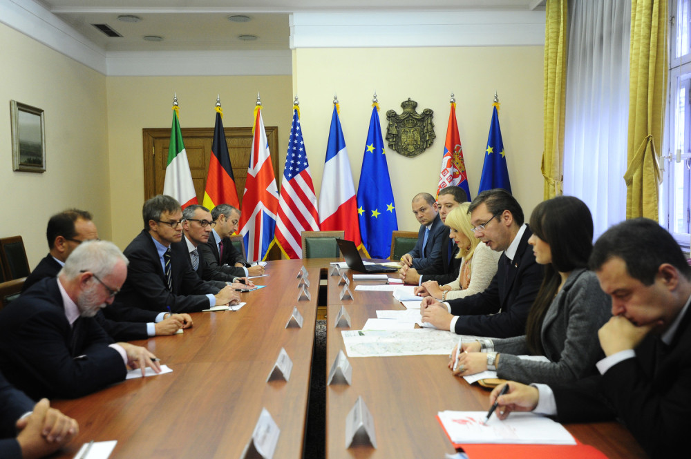 Premijer sa ambasadorima KVINTE