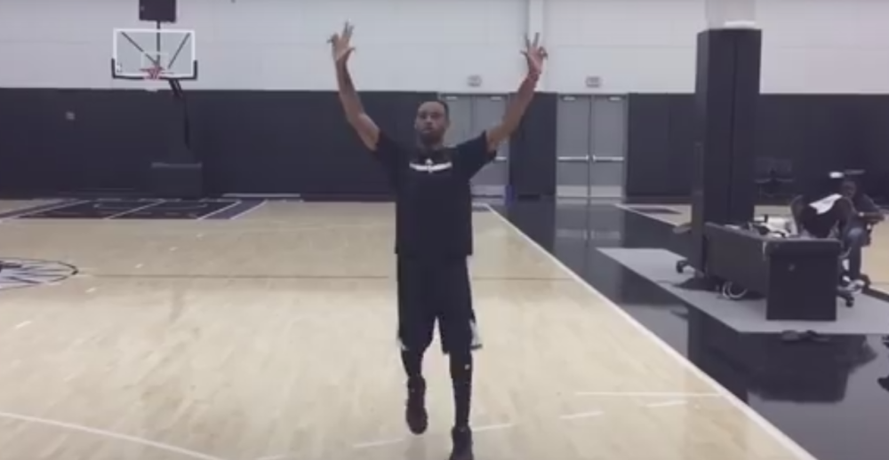 Komičar u potpunosti skinuo Divca! (VIDEO)