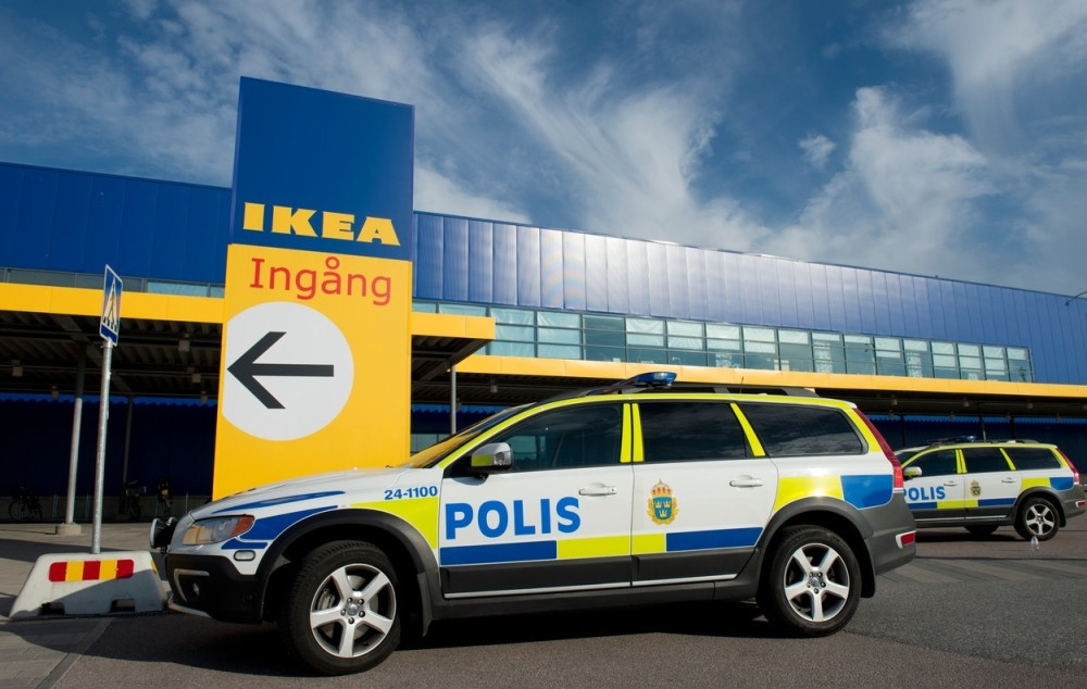 Azilant optužen da je ubio majku i sina u Ikei!