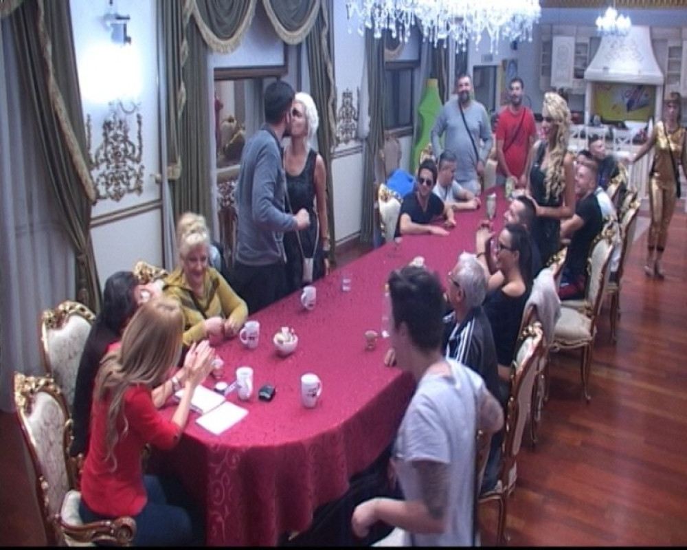 Željko smuvao Jelenu Golubović! (FOTO)