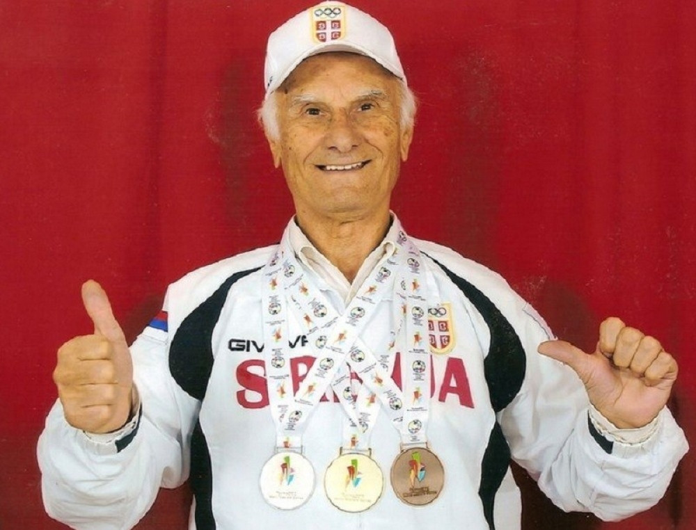 Niški profesor niže medalje i u osmoj deceniji života!